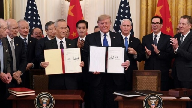 Trump signe un accord commercial 
