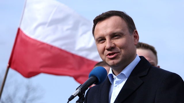 Pologne: le président oppose son veto à des réformes controversées de la justice