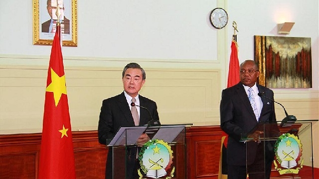 Le ministre chinois des AE rejette les allégations selon lesquelles les financements chinois alourdiraient la dette africaine