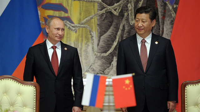 Guerre en Ukraine: la Chine veut contribuer à la paix (et sauver son économie)