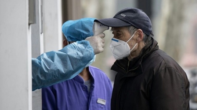Coronavirus: le bilan explose en Chine, les Etats-Unis prennent leurs distances