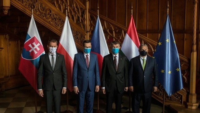  Quatre dirigeants d'Europe centrale demandent une distribution 