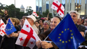 Géorgie : Des milliers de manifestants dans la rue pour demander l’adhésion à l’Union européenne