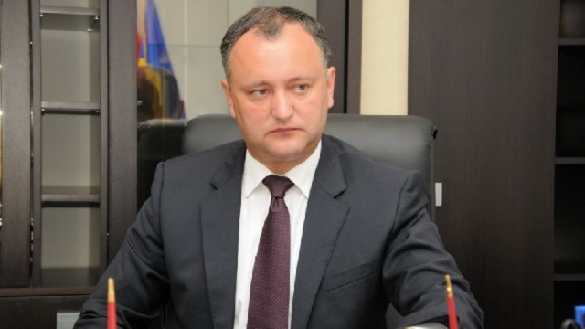 Le président moldave conteste la suspension de ses pouvoirs