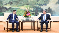 Le Premier ministre chinois rencontre le ministre français des Affaires étrangères à Beijing