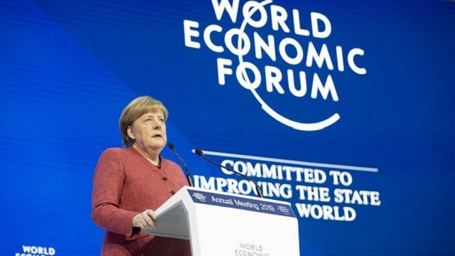 Merkel promet de protéger le multilatéralisme à la réunion annuelle du Forum économique mondial