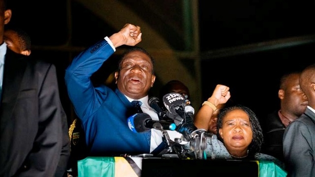 Mnangagwa prêt à succéder à Mugabe à la tête d'un Zimbabwe ruiné