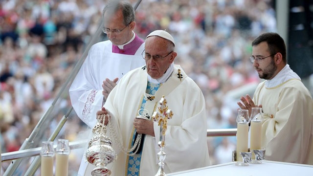 Le pape admet le retard pris par l'Eglise face aux abus sexuels