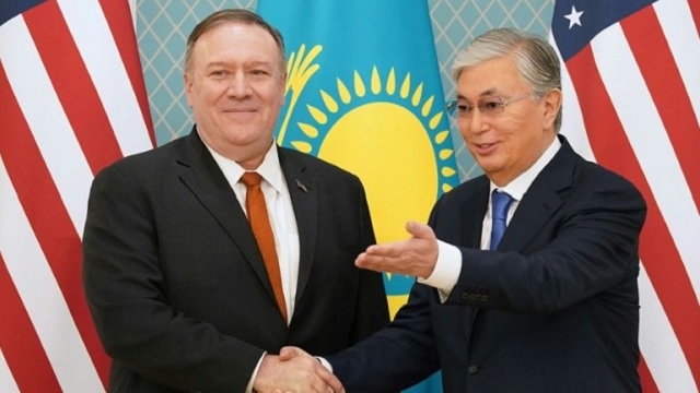 Pompeo termine en Ouzbékistan une tournée destinée à contrer Moscou et Pékin