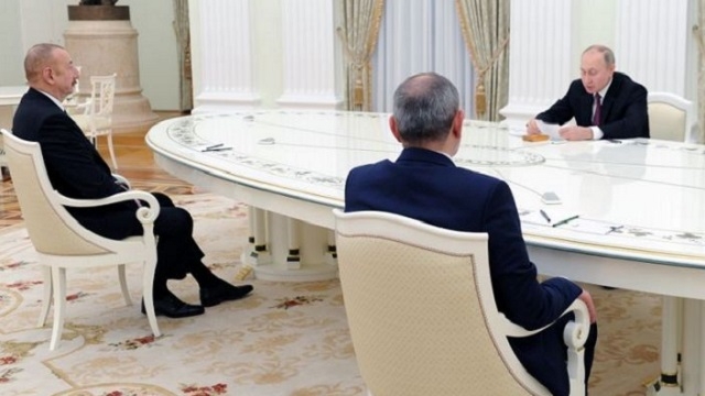 Poutine réunit les dirigeants d'Arménie et d'Azerbaïdjan