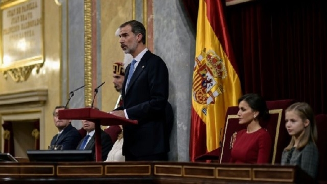 Espagne: le roi défend une Constitution garantissant 