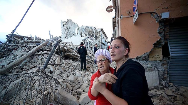 Séisme en Italie: 250 morts, dont au moins huit étrangers
