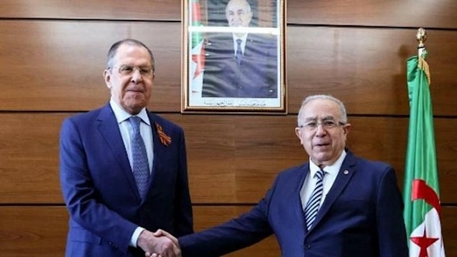 Sergueï Lavrov effectue une visite plus que diplomatique en Algérie