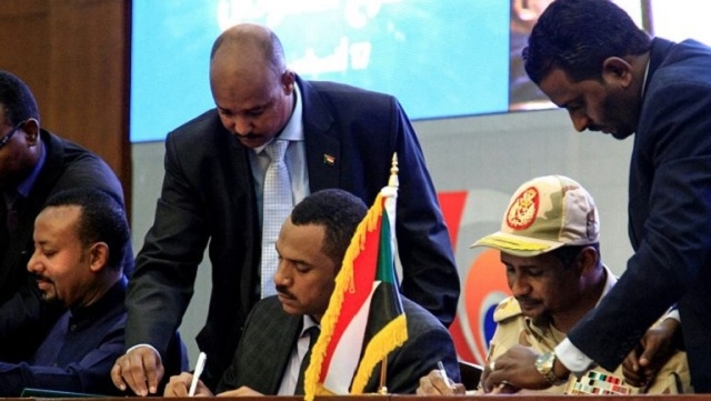 Soudan: formation du Conseil souverain censé mener la transition