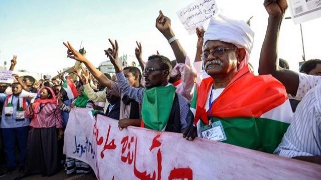 Soudan: les manifestants intensifient la mobilisation pour un pouvoir civil