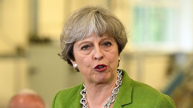 Affaiblie, Theresa May toujours en recherche de majorité