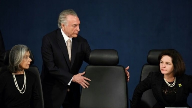 Brésil: les accusations contre Temer passent le cap de la Cour suprême