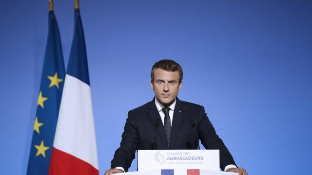 Le président français Emmanuel Macron annonce un fonds d'un milliard d'euros pour les PME africaines