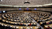 Ingérences étrangères : le Parlement européen adopte une résolution pour se protéger de la Russie et de la Chine